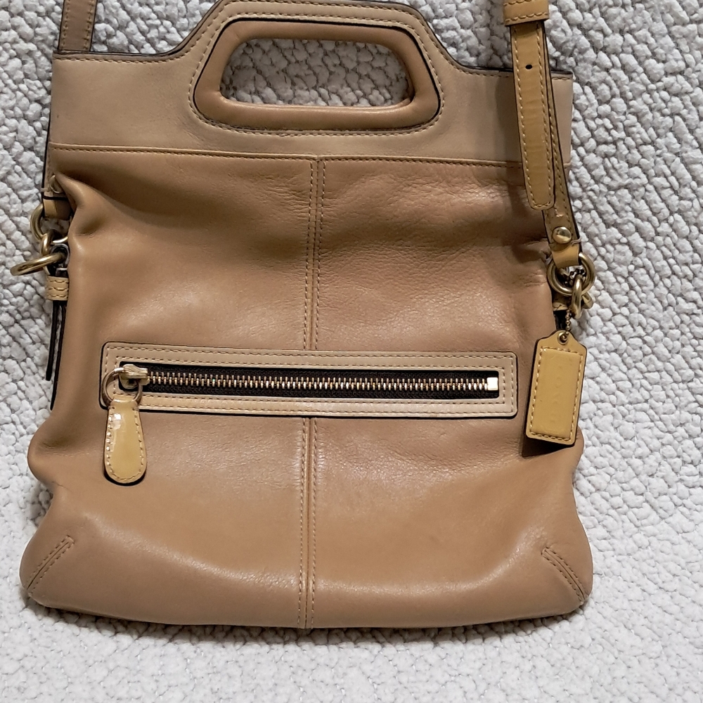 Coach bag Camel.Color Long strap
